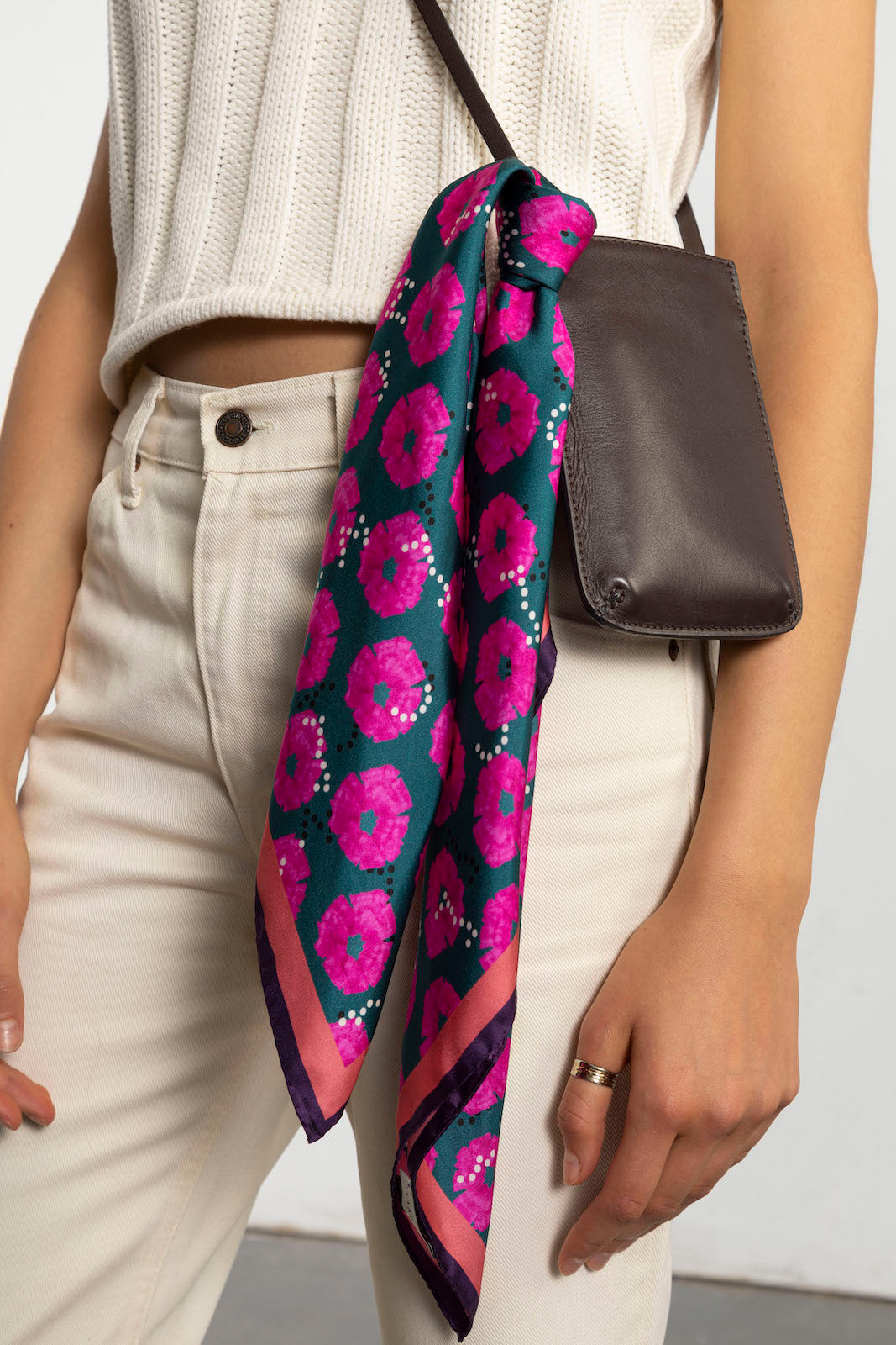 Foulard en soie Bossy Pink Silk Kaaskas